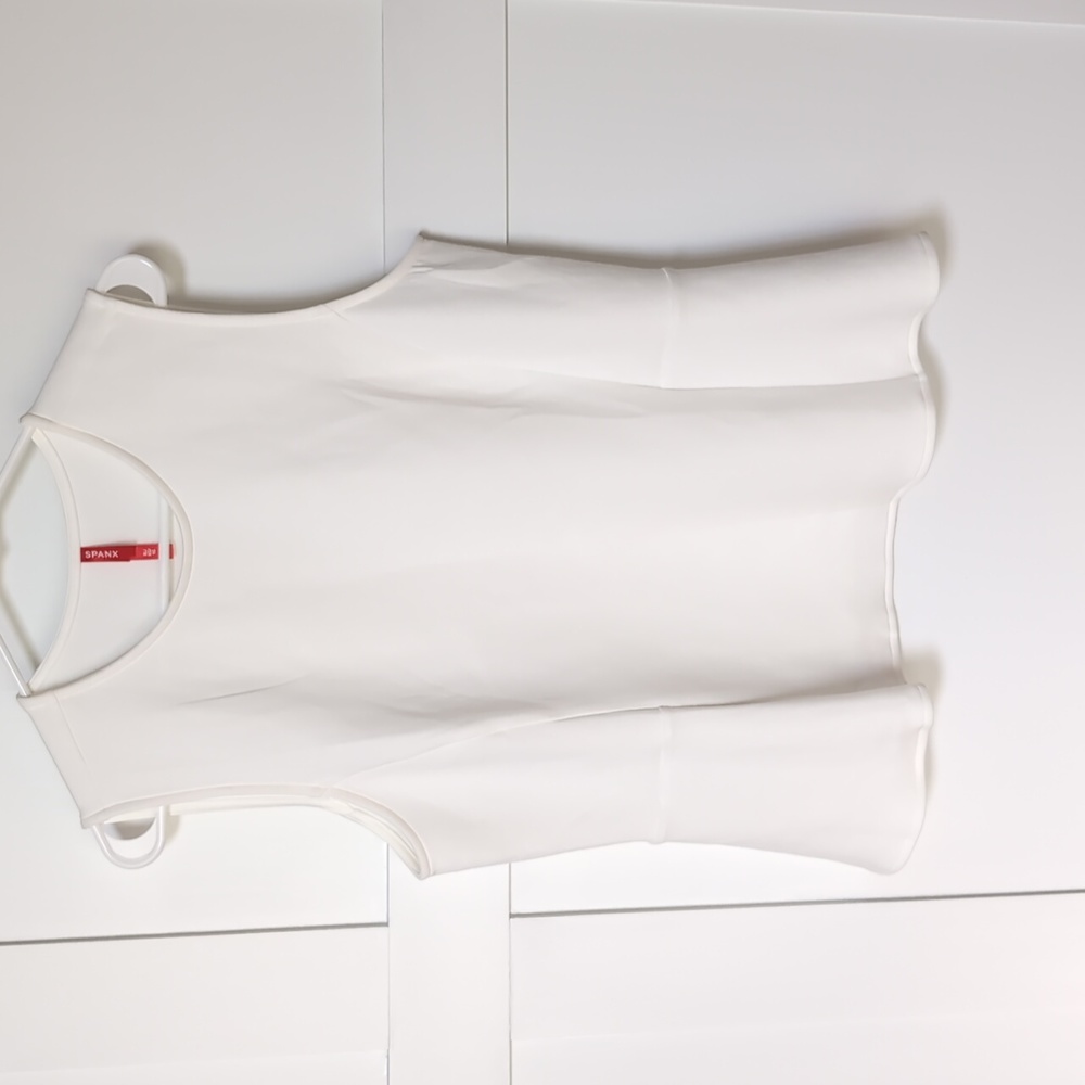 EUC Spanx Peplum Air Essentials Sleeveless Tank